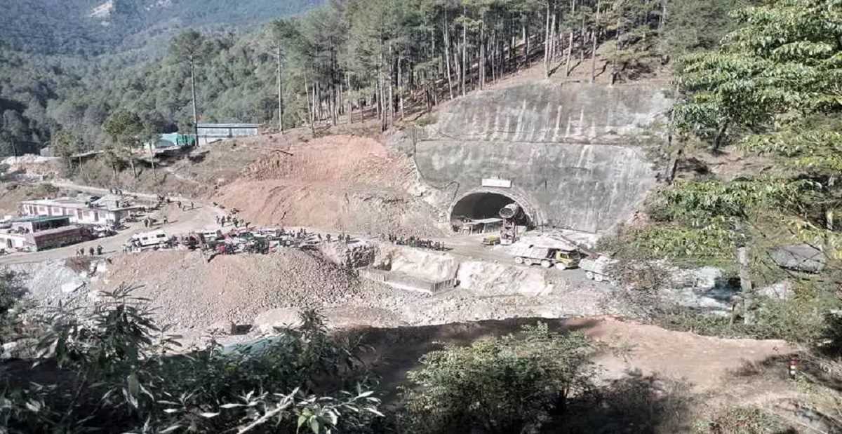 यमुनोत्री राष्ट्रीय राजमार्ग पर निर्माणाधीन सुरंग में भूस्खलन