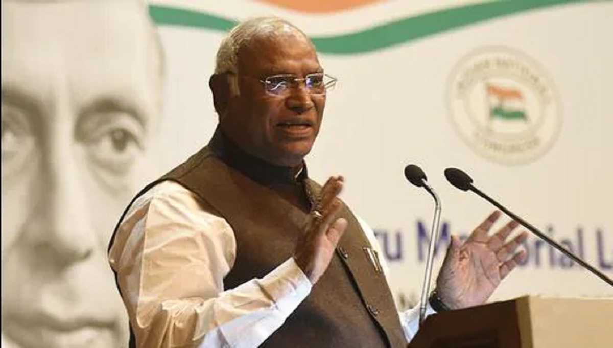 गुजरात चुनाव: खड़गे ने लोगों से मताधिकार का प्रयोग करने की अपील की