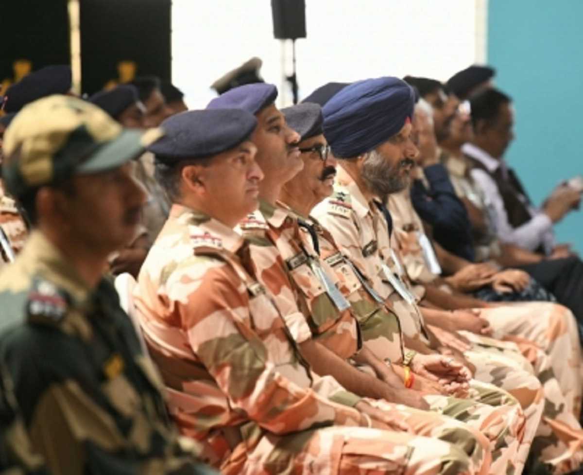 अमित शाह का ऐलान- सीमा पर तैनात जवानों को साल में 100 दिन परिवार के साथ मुख्यालय में रहने का मौका मिलेगा