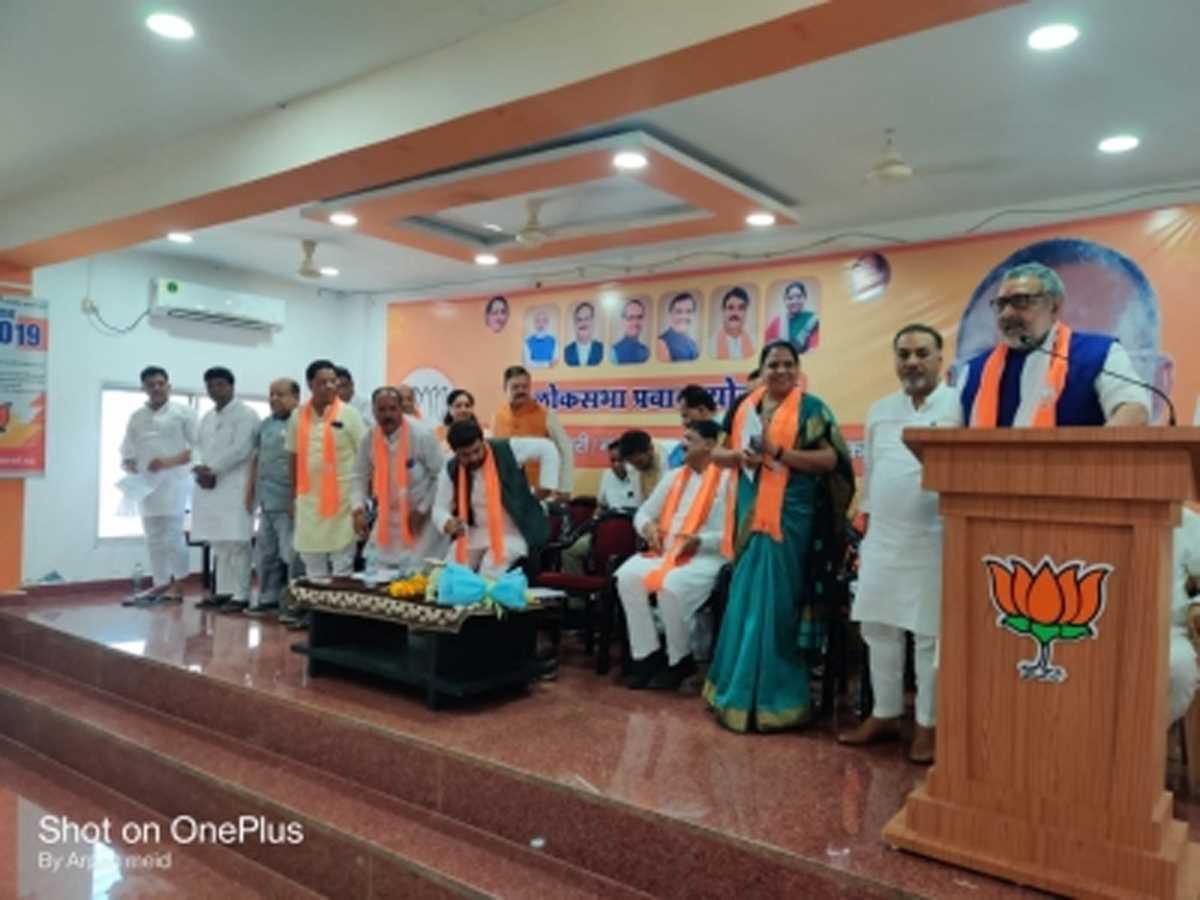 कमल नाथ के क्षेत्र में गिरिराज की हुंकार