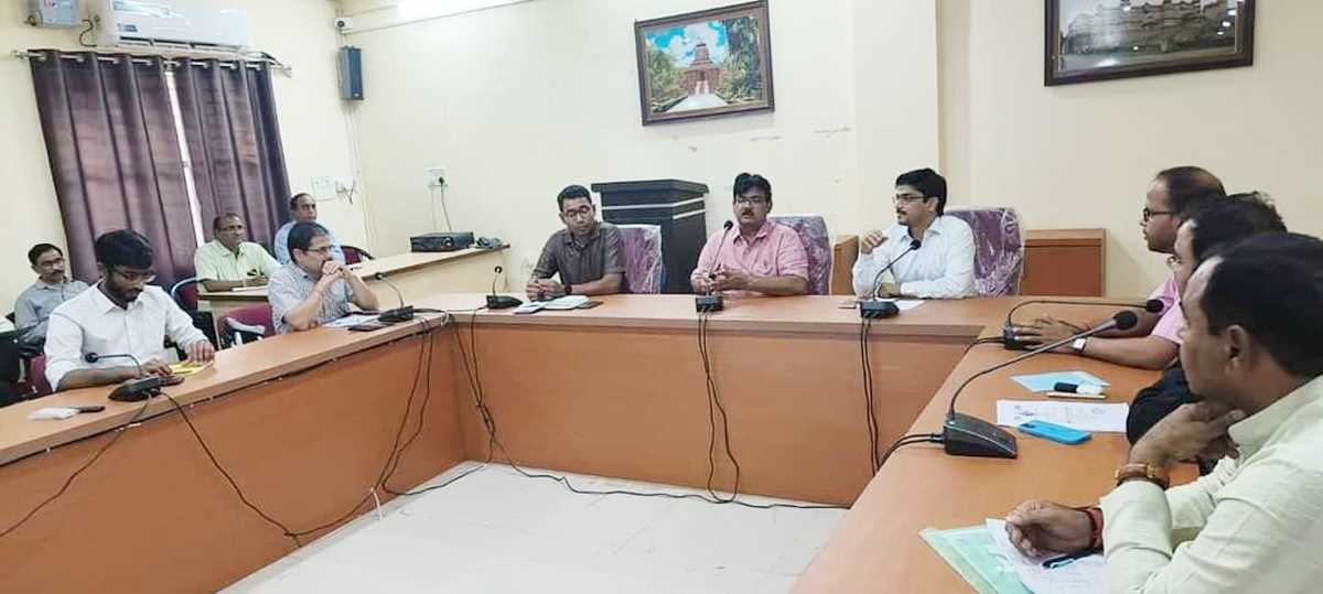 लाडली बहना के खाते खोलने में बैंकों की लापरवाही पर कलेक्टर हुए सख्त