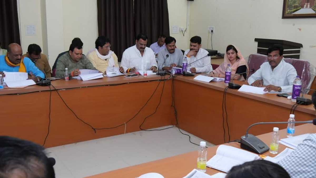 शासन प्रशासन ने मिलकर ऐसे लगाया प्रधानमंत्री मोदी के महिला सशक्तीकरण को पलीता