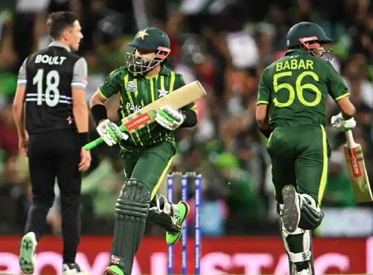 पाकिस्तान ने न्यूजीलैंड को हराकर फाइनल में बनाई जगह, 7 विकेट से दर्ज की जीत