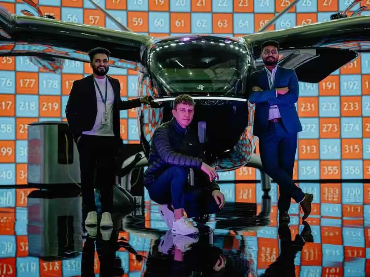 ऑटो एक्सपो 2025 में भारत की पहली उड़ने वाली टैक्सी का प्रोटोटाइप हुआ पेश ऑटो एक्सपो 2025 में भारत की पहली उड़ने वाली टैक्सी का प्रोटोटाइप हुआ पेश