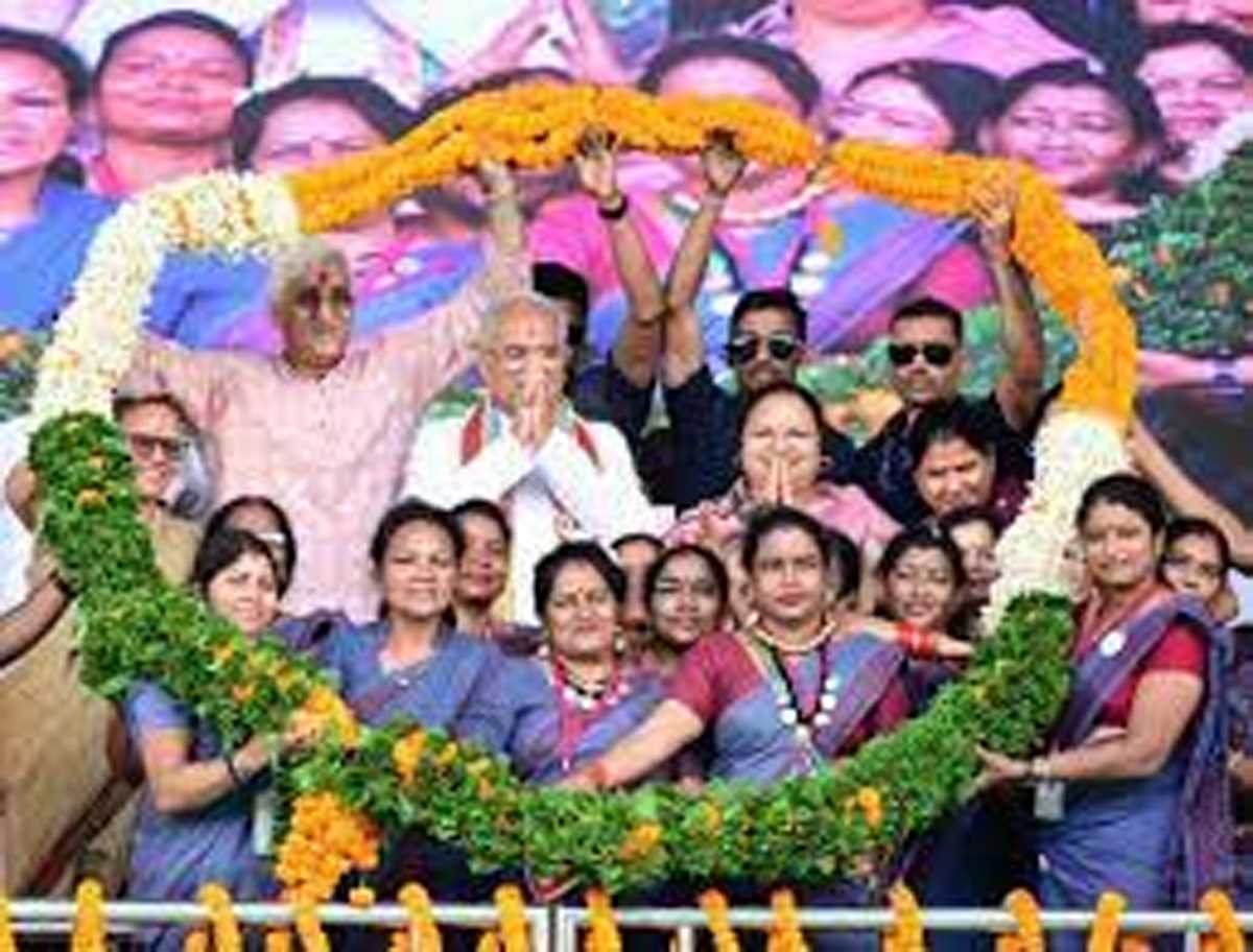 मितानिन और आंगनबाड़ी की बहनें मानवता की सेवा की मिसाल : भूपेश