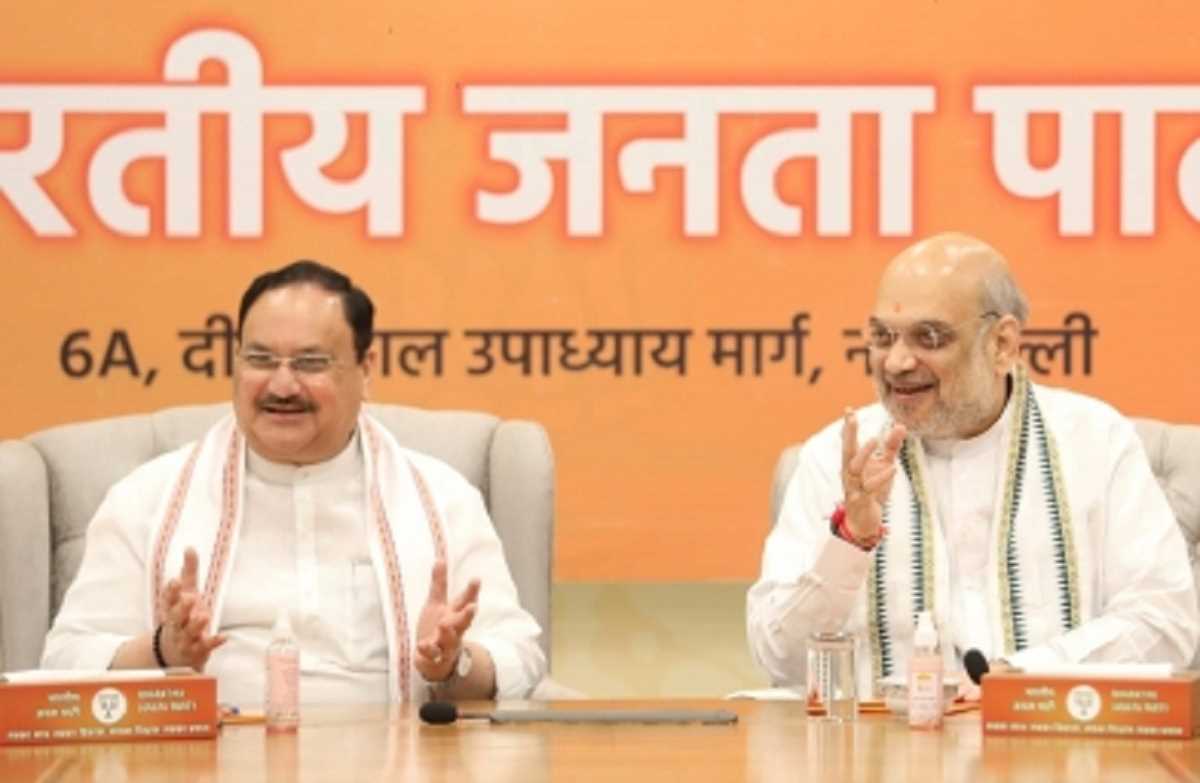 अमित शाह और जेपी नड्डा ने कर्नाटक के भविष्य के लिए वोट करने की अपील की अमित शाह और जेपी नड्डा ने कर्नाटक के भविष्य के लिए वोट करने की अपील की