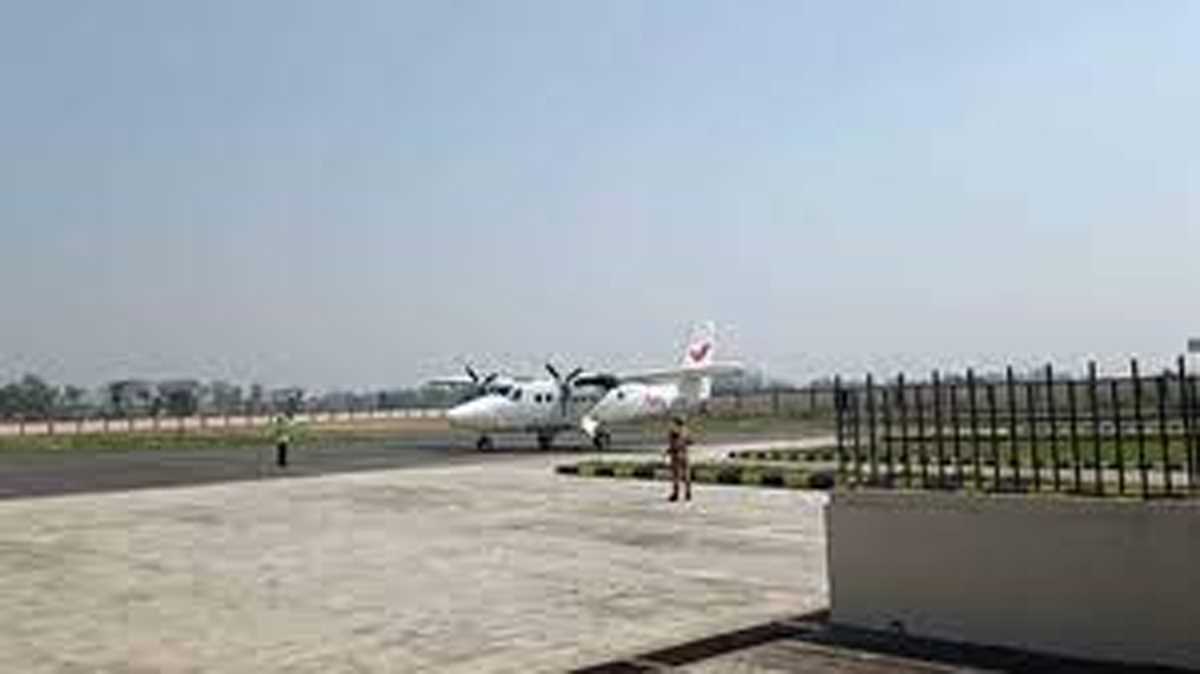लखनऊ से चित्रकूट पहुंची पहली फ्लाइट, यात्रियों ने जय श्रीराम के नारे लगाए