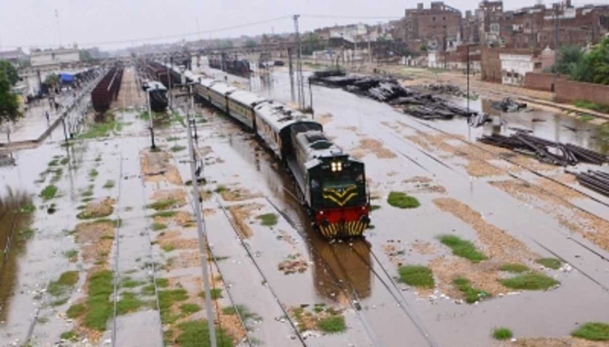 पाकिस्तान में बाढ़ का कहर जारी,238 लोगों ने जान गवाईं पाकिस्तान में बाढ़ का कहर जारी,238 लोगों ने जान गवाईं