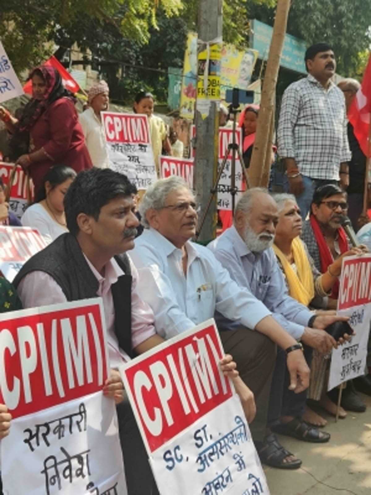 केंद्र सरकार का बजट जन विरोधी : सीताराम येचुरी