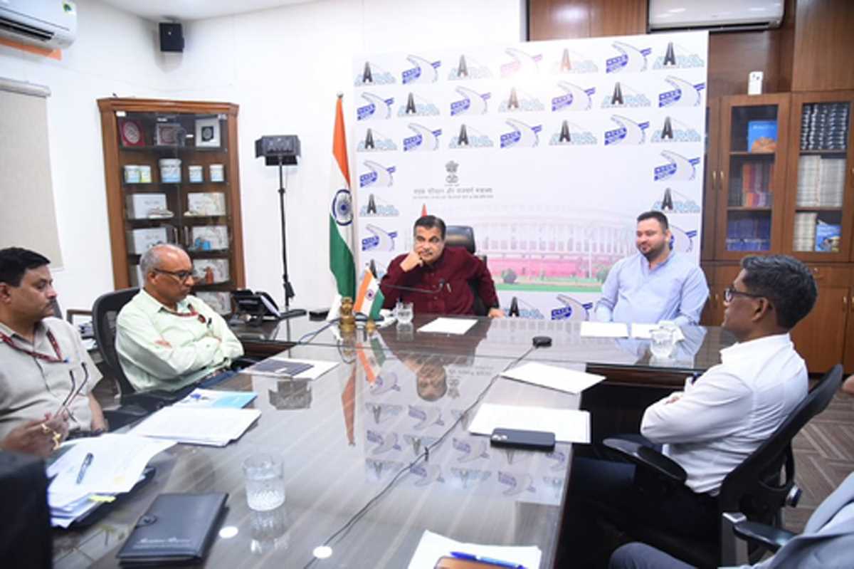 गडकरी से मिलने के बाद तेजस्वी बोले : बहुत पॉजिटिव दिखे, कई परियोजनाओं पर चर्चा की