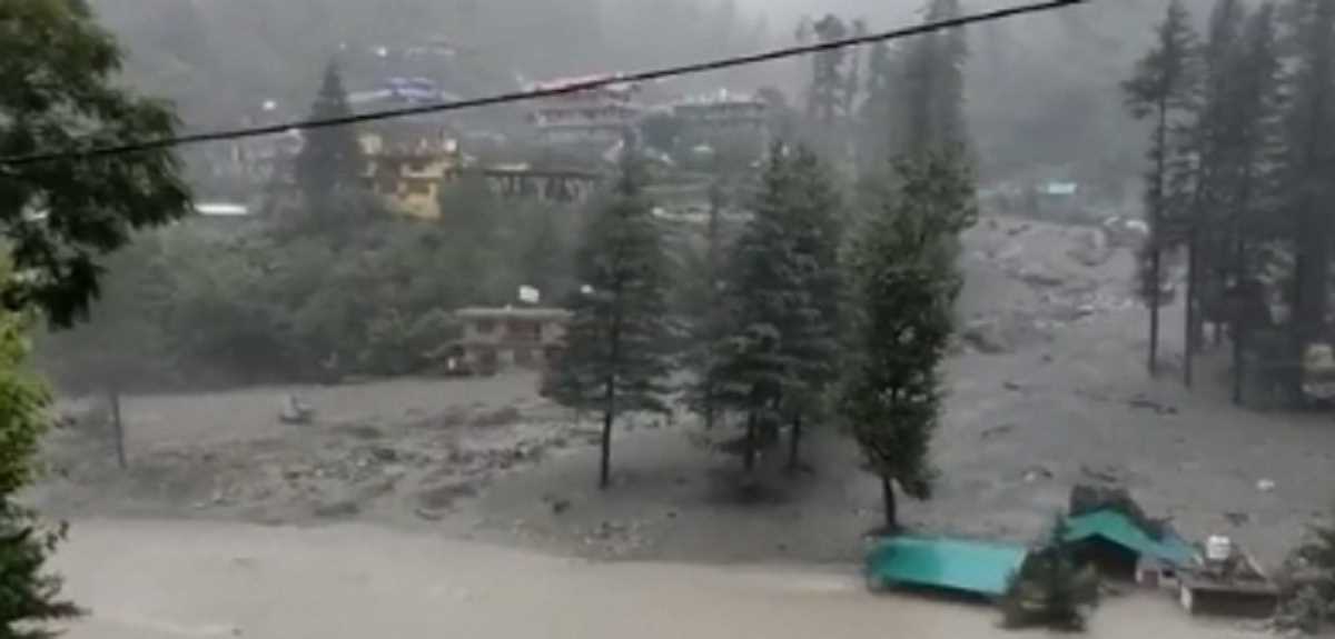 हिमांचल में बाढ़ ने छीनी 4 जिन्दगी, 15 से ज्यादा लोग लापता हिमांचल में बाढ़ ने छीनी 4 जिन्दगी, 15 से ज्यादा लोग लापता