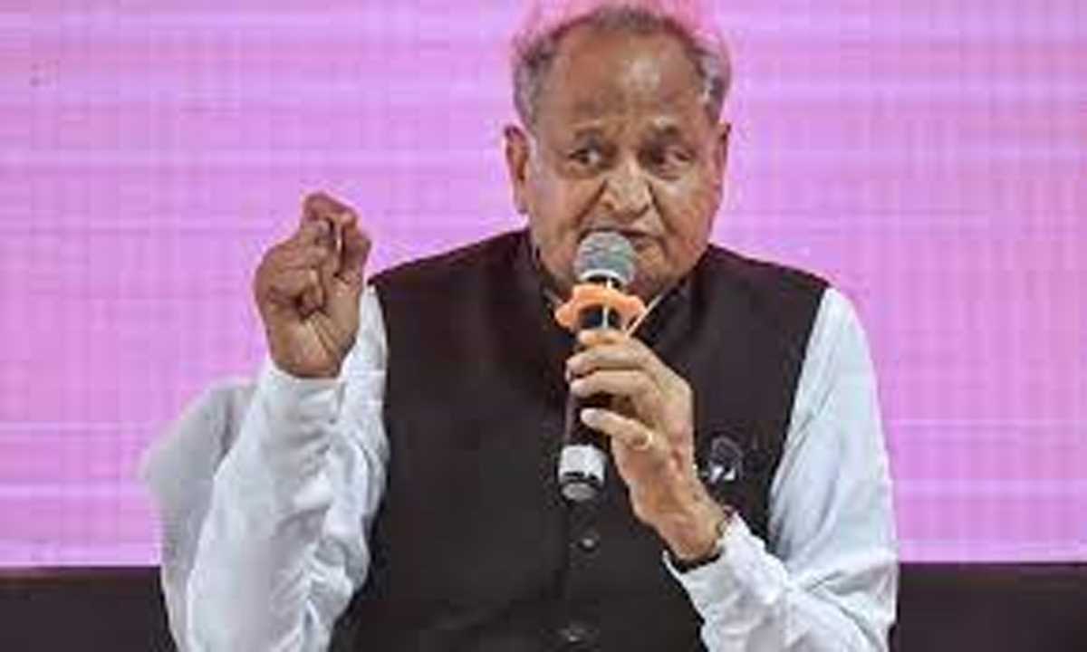 प्रदेशवासियों को मिले महंगाई से अधिकतम राहत : गहलोत