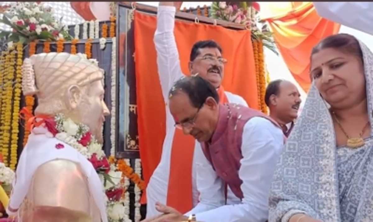 शिवराज ने छिंदवाड़ा में किया शिवाजी की प्रतिमा का अनावरण