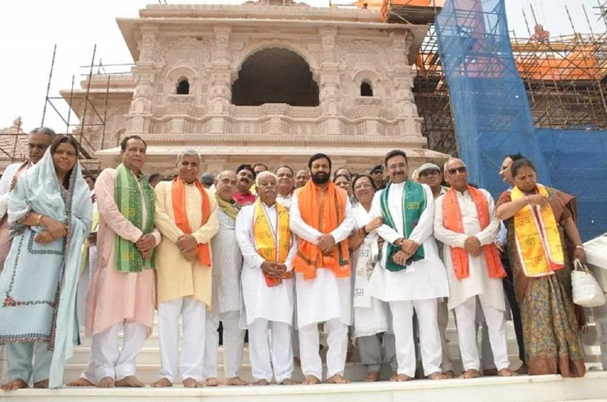 हरियाणा के सीएम नायब सैनी ने अपने कैबिनेट मंंत्रियों संग रामलला के किए दर्शन हरियाणा के सीएम नायब सैनी ने अपने कैबिनेट मंंत्रियों संग रामलला के किए दर्शन