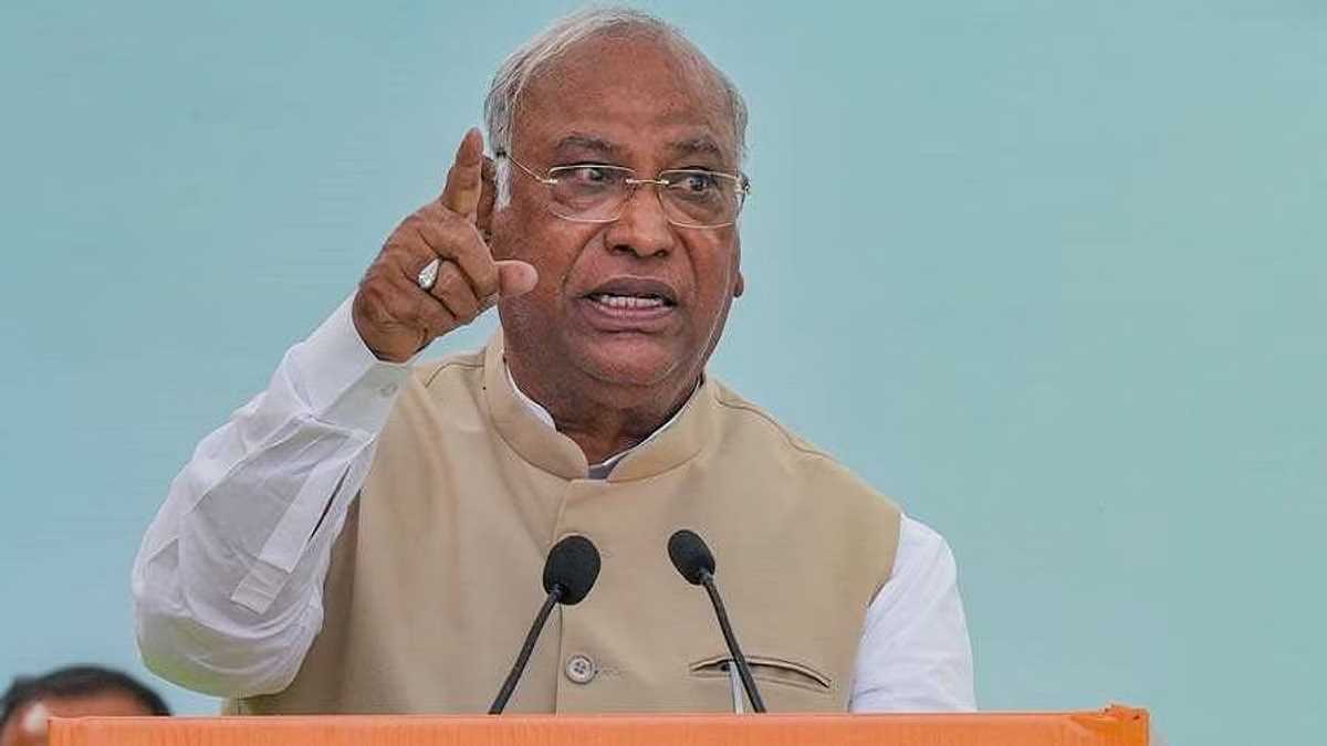 खड़गे ने चेतावनी दी- हर किसी को देशद्रोही कहना खतरनाक चलन