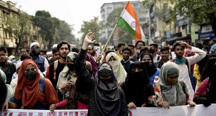 भारत में मुसलमानों को टीवी डिबेट में हिस्सा लेना चाहिए या नहीं