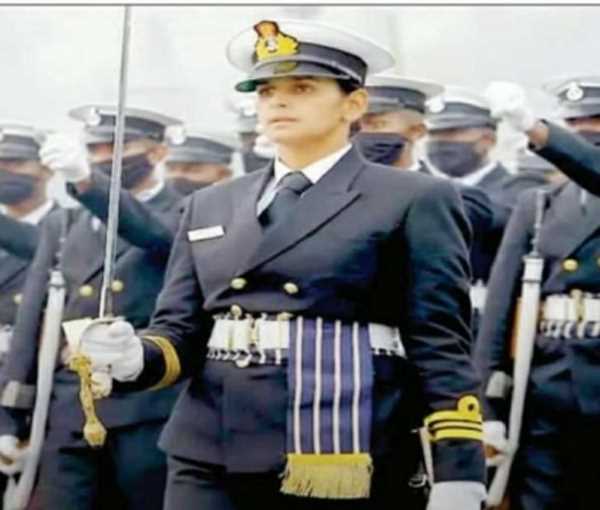 गणतंत्र दिवस की परेड में नौसेना दस्ते को कमांड करेगी मेरठ की बेटी आंचल शर्मा गणतंत्र दिवस की परेड में नौसेना दस्ते को कमांड करेगी मेरठ की बेटी आंचल शर्मा