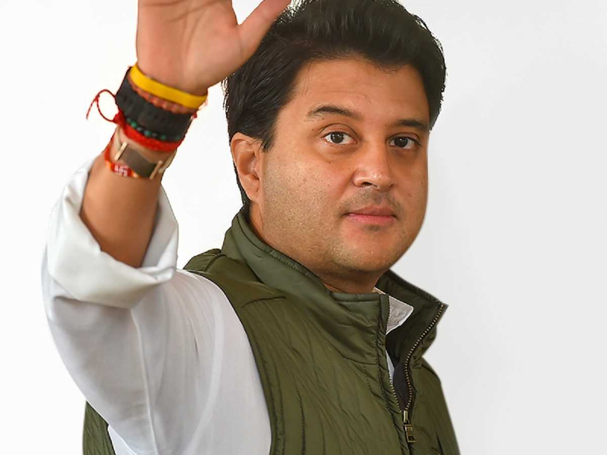 कांग्रेस की कमजोरी रणनीति ने सिंधिया को मजबूत किया