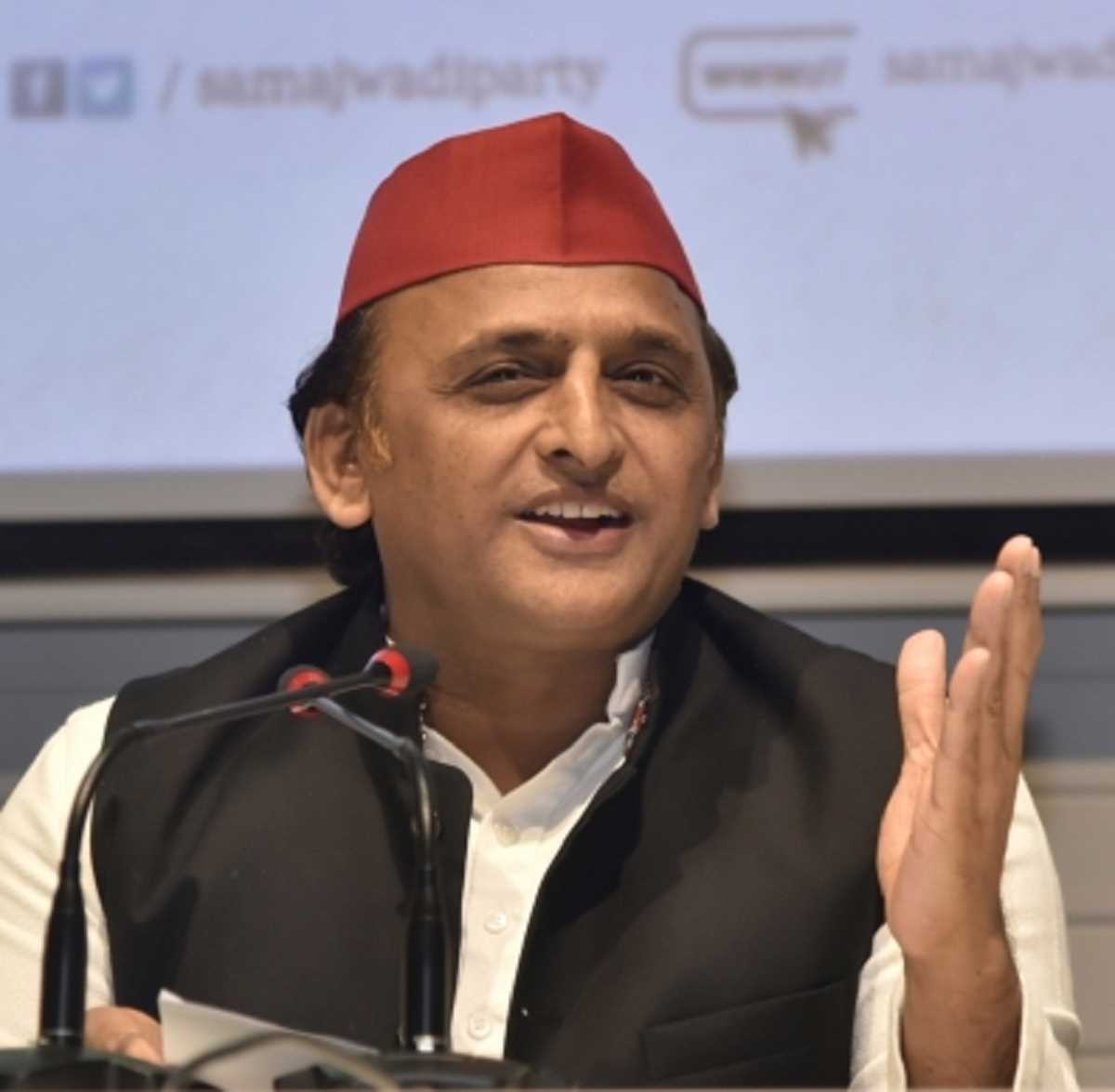 सपा का भाजपा पर गंभीर आरोप, अखिलेश बोले, भाजपा विधायक खेल रहे ताश, प्रदेश का हो रहा नाश