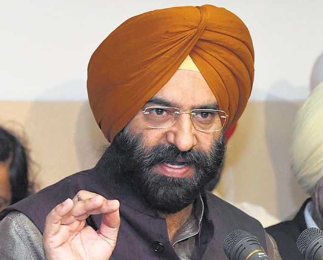 सिरसा ने केजरीवाल की याचिका पर की तीखी आलोचना, कहा जेल जाने की बारी पर हो जाती है तबियत खराब