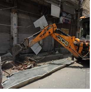 दिल्ली सरकार ने तीनों निगमों से बुलडोजर चलाने पर मांगी विस्तृत रिपोर्ट