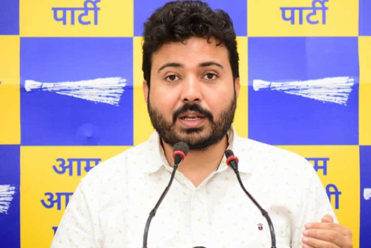 ईडी ने दिल्ली शराब घोटाले में आप के एमसीडी चुनाव प्रभारी दुर्गेश पाठक को किया तलब