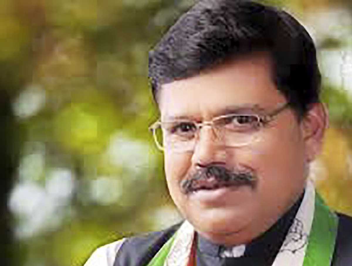 सिंधिया समर्थक मंत्री बोले, मैंने अन्याय किया हो तो गालियां दो, जूते मार लो सिंधिया समर्थक मंत्री बोले, मैंने अन्याय किया हो तो गालियां दो, जूते मार लो