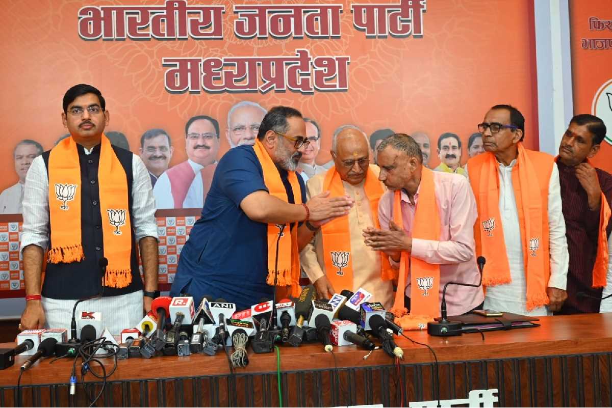 MP में कांग्रेस को झटका, नेता प्रतिपक्ष के भाई BJP में शामिल