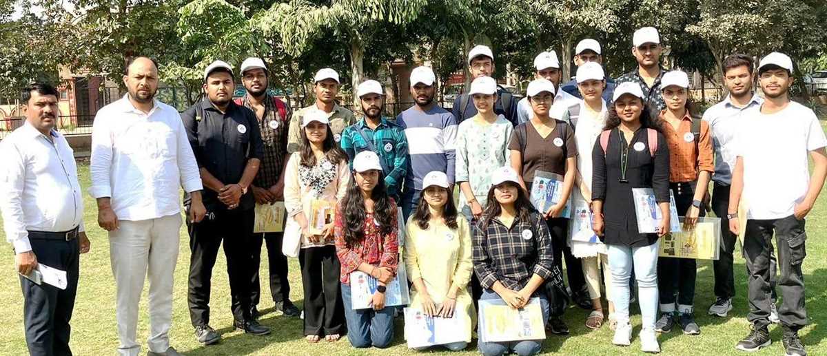 सेक्टर डेल्टा-दो में विद्यार्थियों ने चलाया ग्राहक जागरुकता अभियान