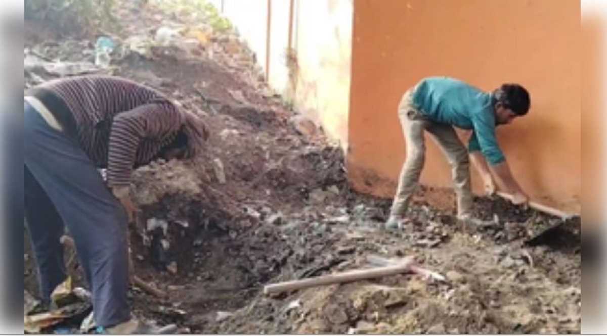 उत्तर प्रदेश : संभल में मिला जागृत कूप, खुदाई जारी