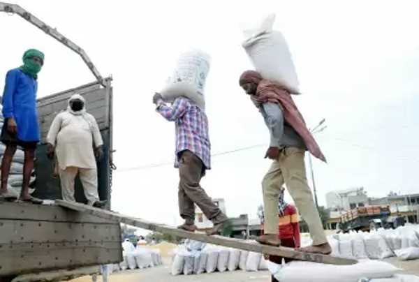 पीएमजीकेएवाय के तहत मार्च तक खाद्यान्न पर 2.60 लाख करोड़ रुपये खर्च होंगे : केंद्र