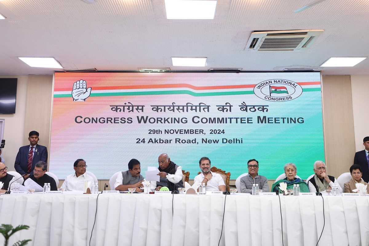 चुनावी हार से हताश होने की बजाए नये संकल्प के साथ आगे बढ़ने की जरूरत: खरगे