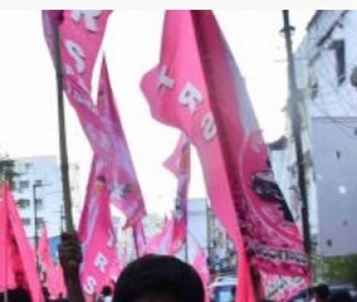 हैदराबाद में टीआरएस विधायकों को खरीदने की कोशिश करते रंगेहाथ पकड़े गए तीन लोग