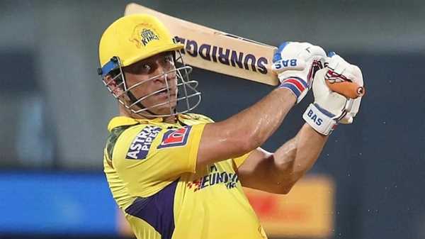 आईपीएल : आखिरी ओवर में 3 बाउंड्री जड़कर भी हारी सीएसके, नहीं चला धोनी का जादू