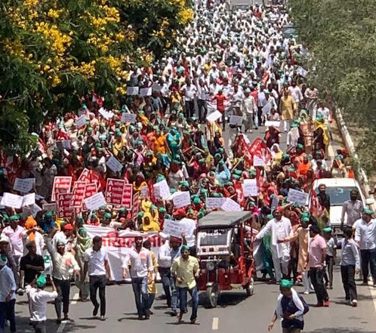 किसानों के साथ सरकार और प्राधिकरण ने किया विश्वासघात : वृंदा करात