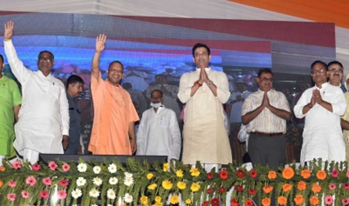 जनता को आतंकित करने वालों की गीली हो रही पैंट : मुख्यमंत्री