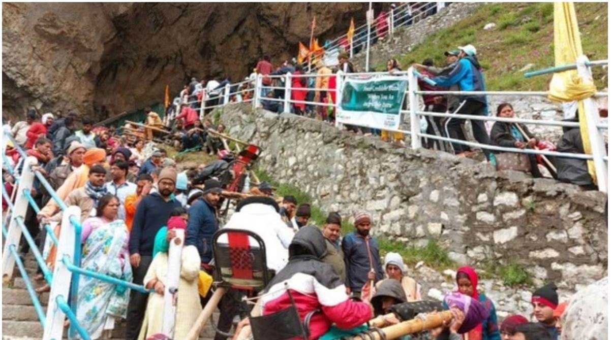 अमरनाथ यात्रा आज से शुरू, 4,029 यात्रियों का दूसरा जत्था जम्मू से रवाना