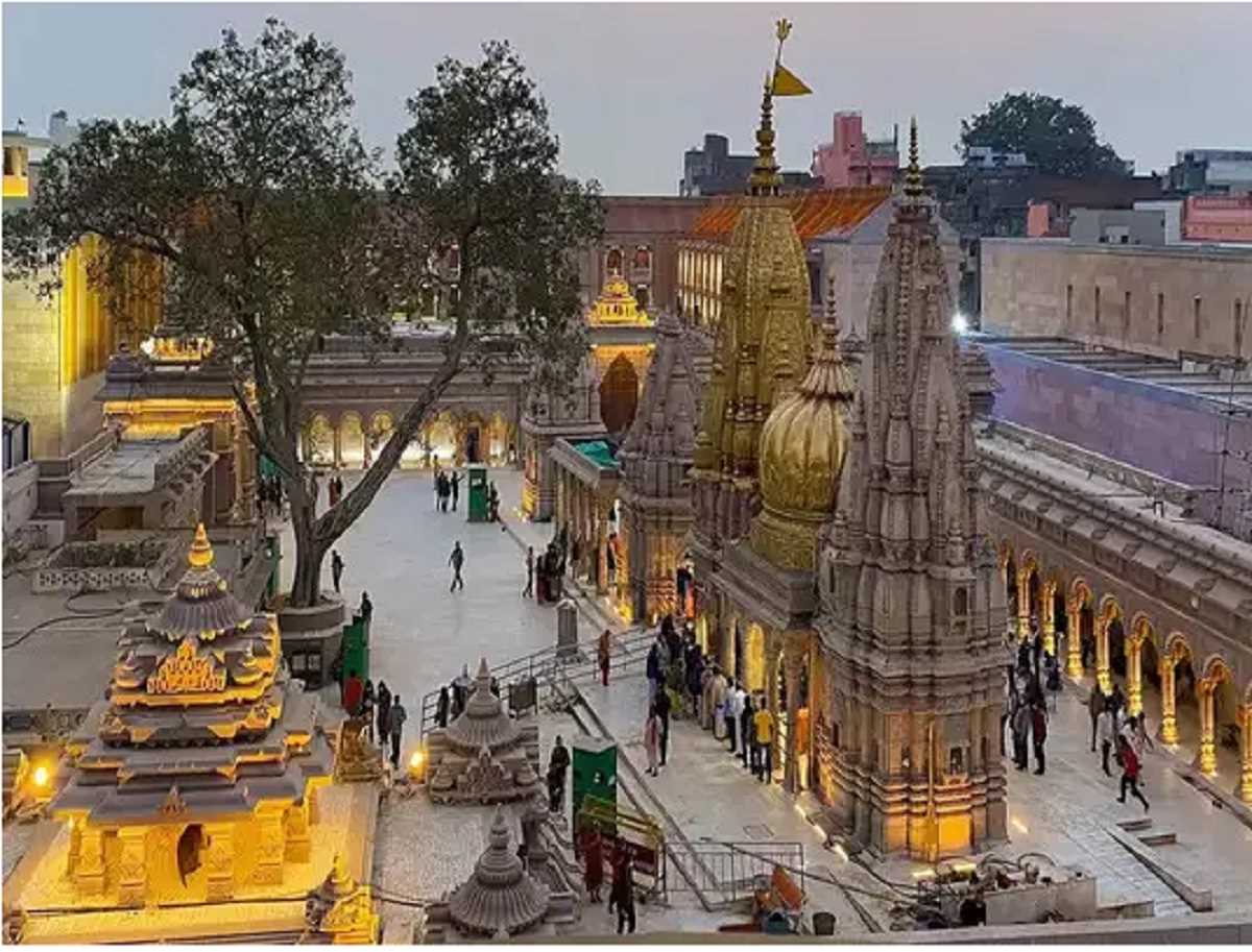 काशी विश्वनाथ की आरतियों में शामिल होने वाले भक्तों की संख्या हुई दोगुनी काशी विश्वनाथ की आरतियों में शामिल होने वाले भक्तों की संख्या हुई दोगुनी