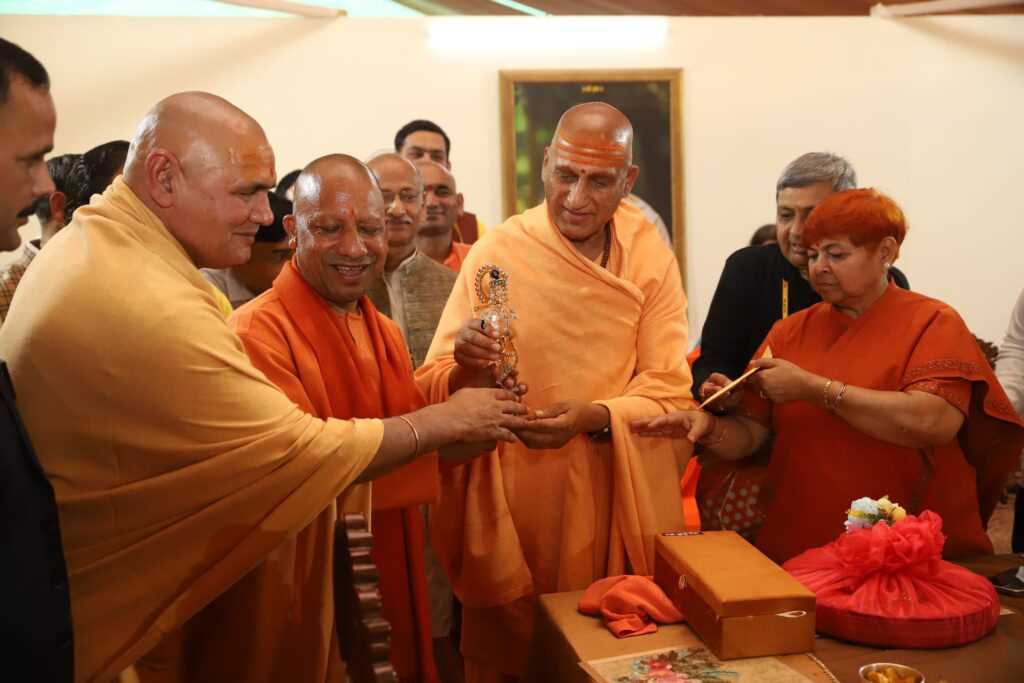 महाकुंभ की व्यवस्थाओं को लेकर संत गदगद, सीएम योगी को दिया श्रेय