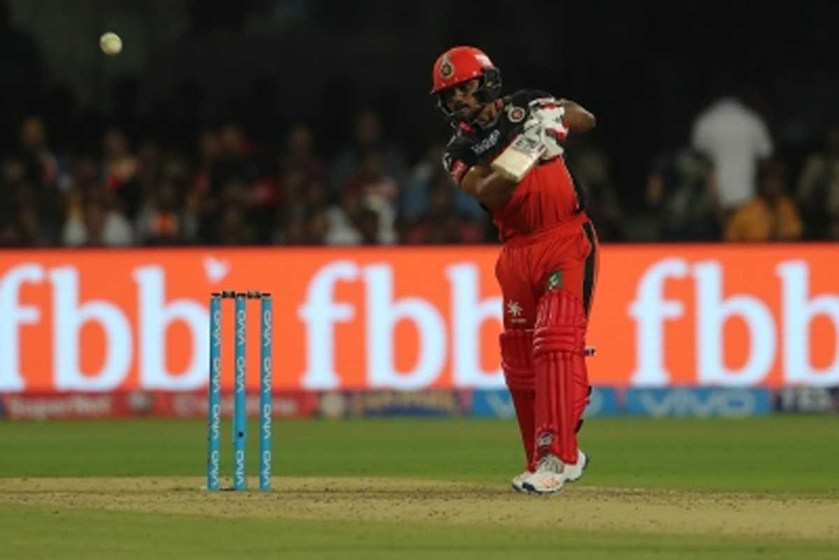 आरसीबी ने डेविड विली की जगह केदार जाधव को टीम में किया शामिल