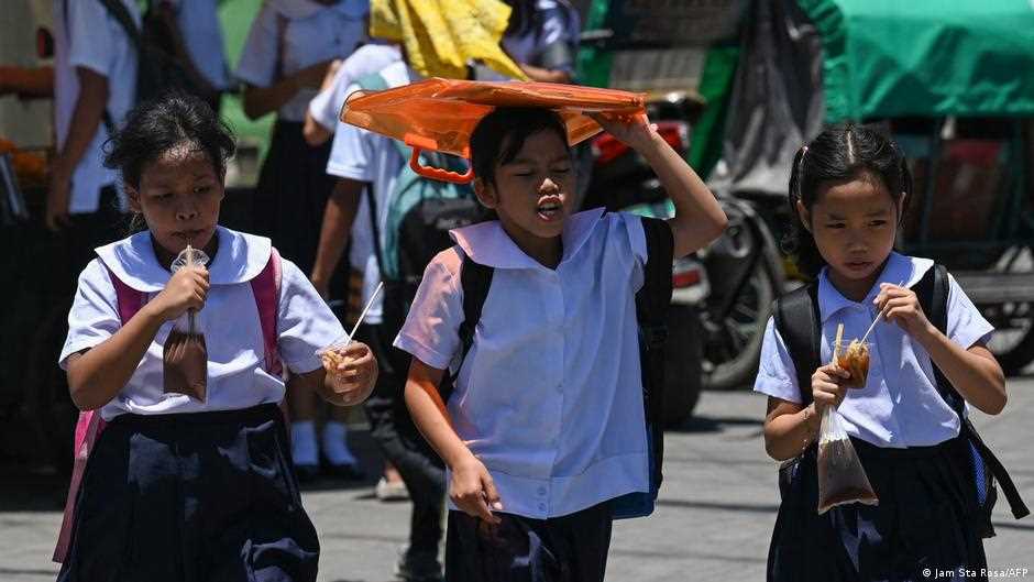 स्कूली पढ़ाई पर बहुत बुरी पड़ रही है ग्लोबल वॉर्मिंग की मार स्कूली पढ़ाई पर बहुत बुरी पड़ रही है ग्लोबल वॉर्मिंग की मार