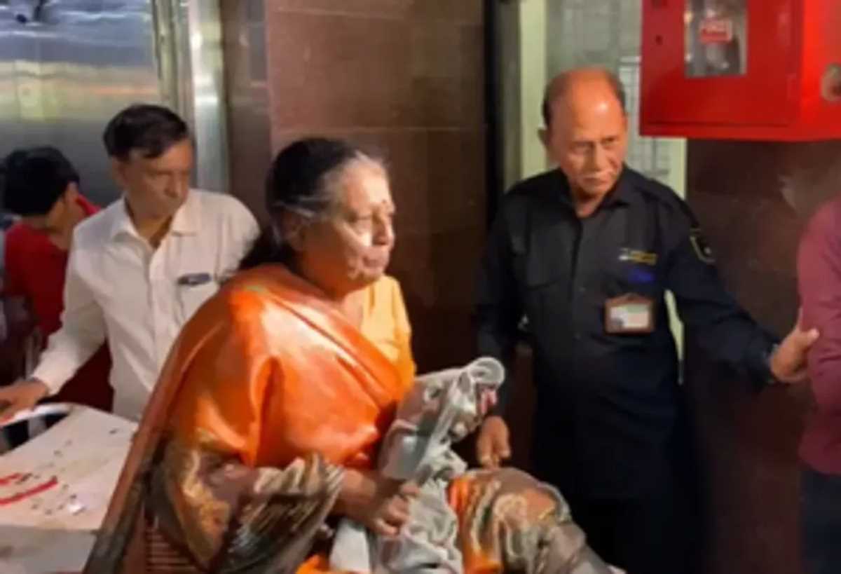 गुजरात : राजकोट में एक परिवार के 9 सदस्यों ने की सुसाइड की कोशिश, अस्पताल में भर्ती