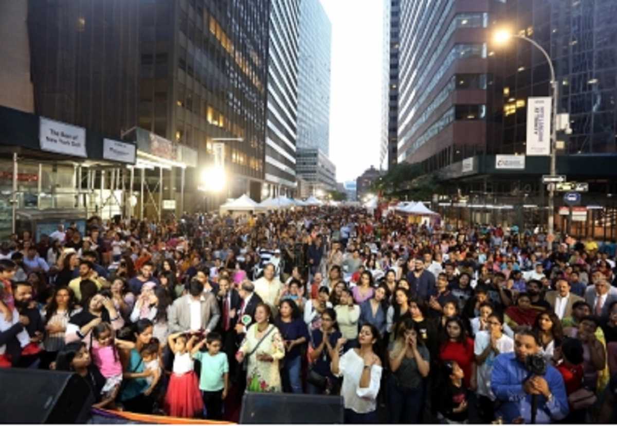 अमेरिका में भारतीय मूल के लोग हिंदू धर्म की पहचान को बरकरार रखने पर दे रहे जोर