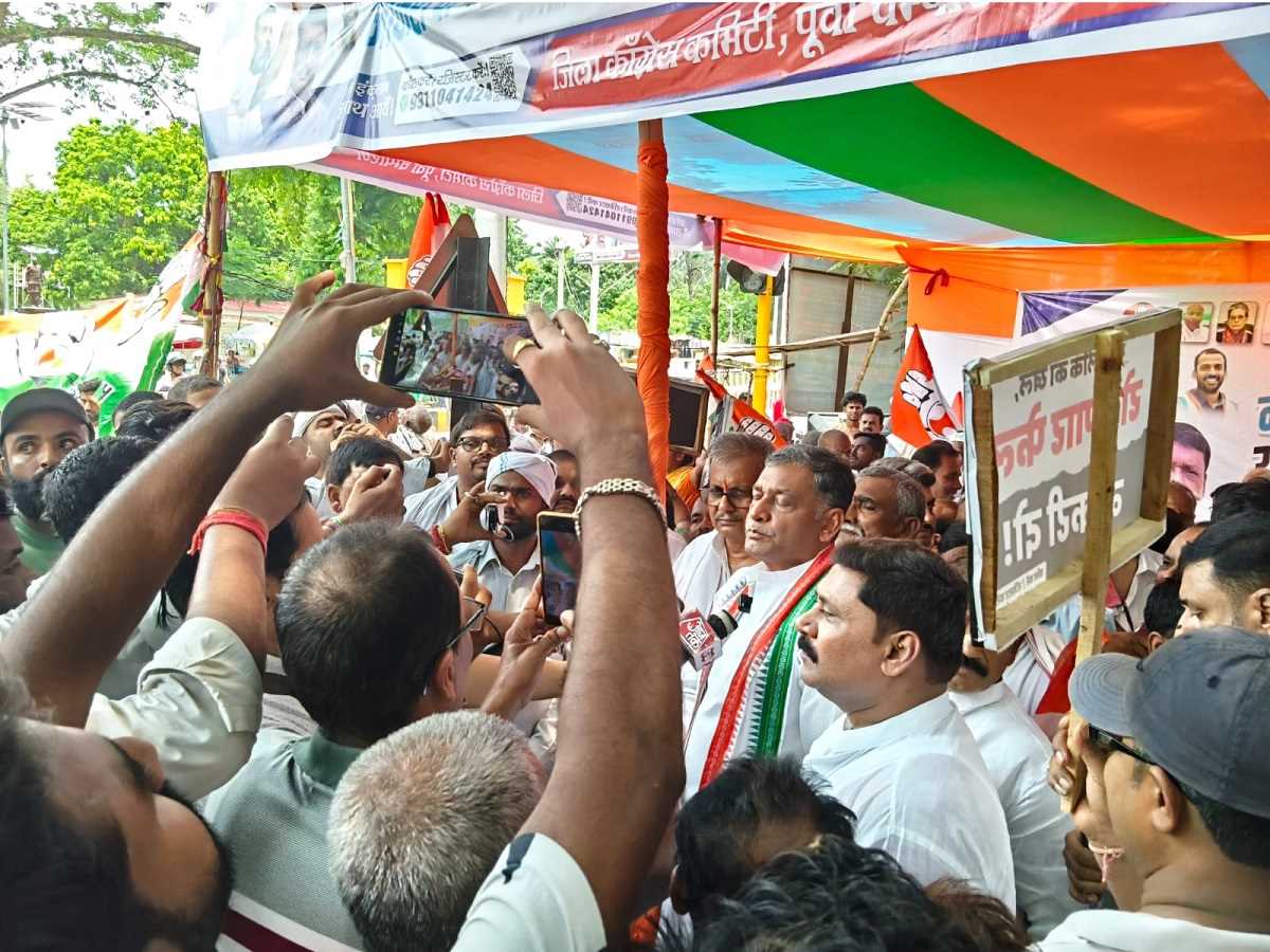 पटना में कांग्रेस का नौकरी दो या सत्ता छोड़ो को लेकर किया प्रदर्शन पटना में कांग्रेस का नौकरी दो या सत्ता छोड़ो को लेकर किया प्रदर्शन