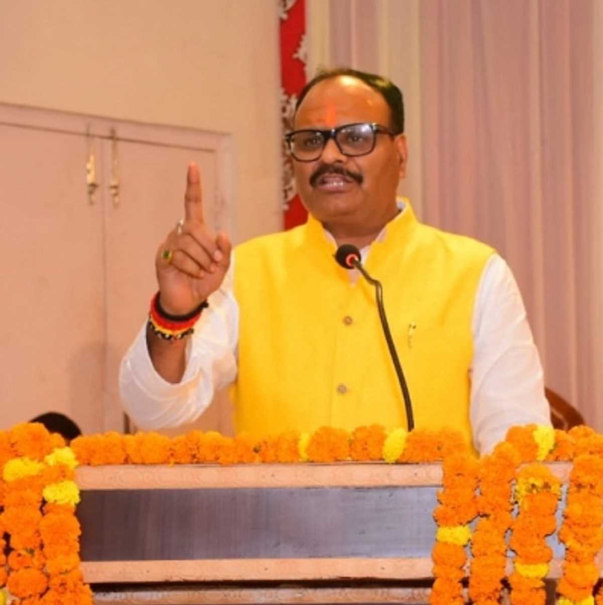 UP News: मरीजों के हक की दवा बाजार में बेचने वालों पर होगी सख्त कार्रवाई