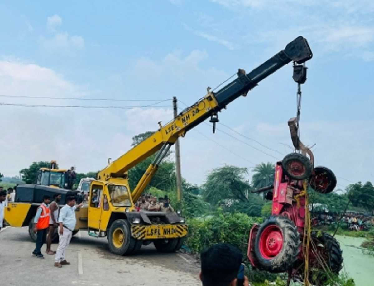 यूपी में ट्रैक्टर-ट्रॉली हादसा दुर्घटना पीड़ितों के परिवारों को मिलेगा 15 योजनाओं का लाभ