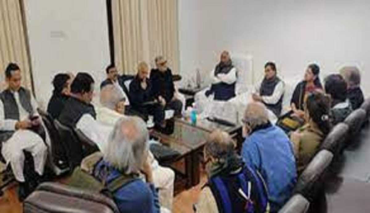 संसद में हुई विपक्षी दलों के नेताओं की बैठक