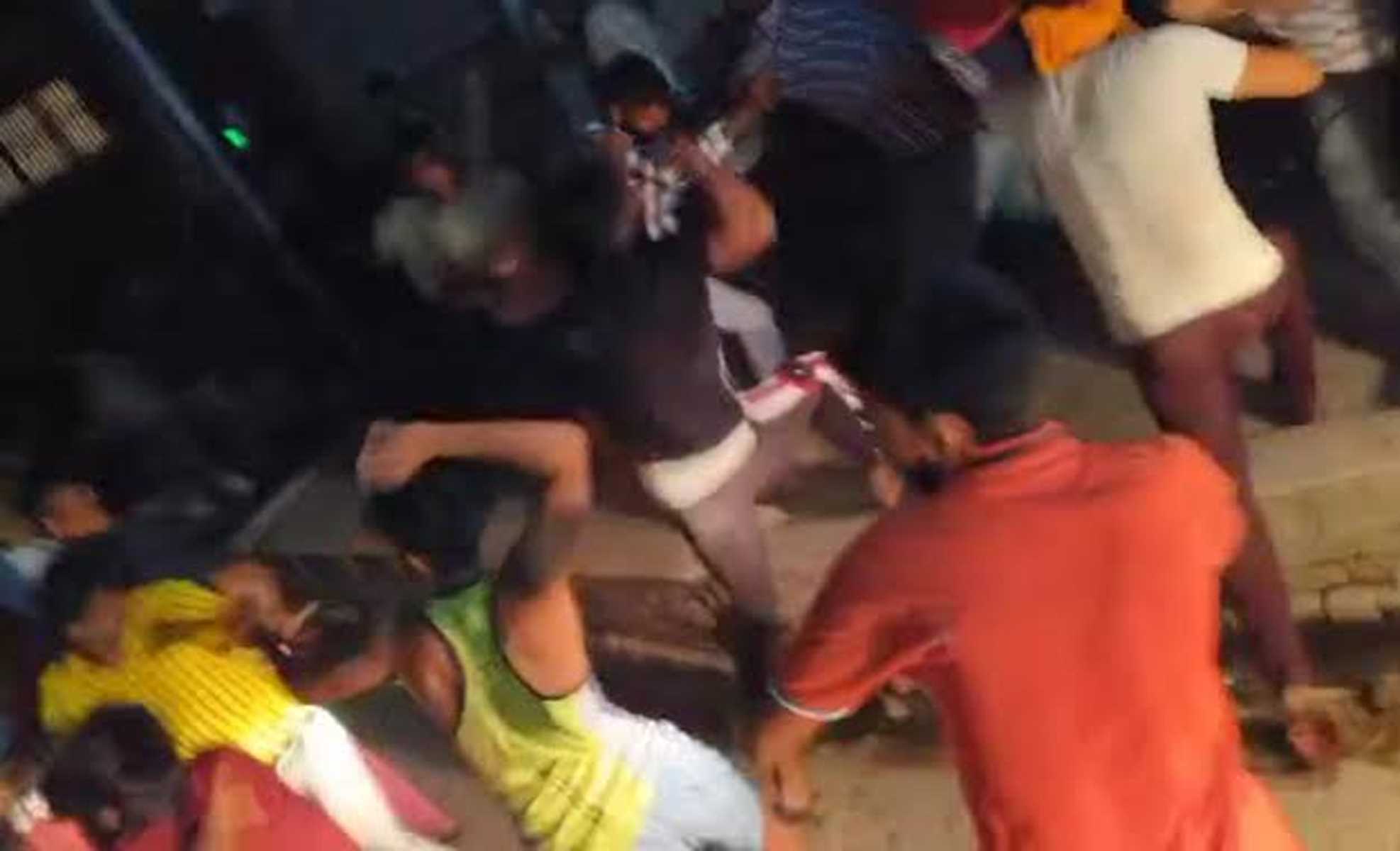 रबूपुरा : बारात चढ़त के दौरान मारपीट, कई घायल रबूपुरा : बारात चढ़त के दौरान मारपीट, कई घायल