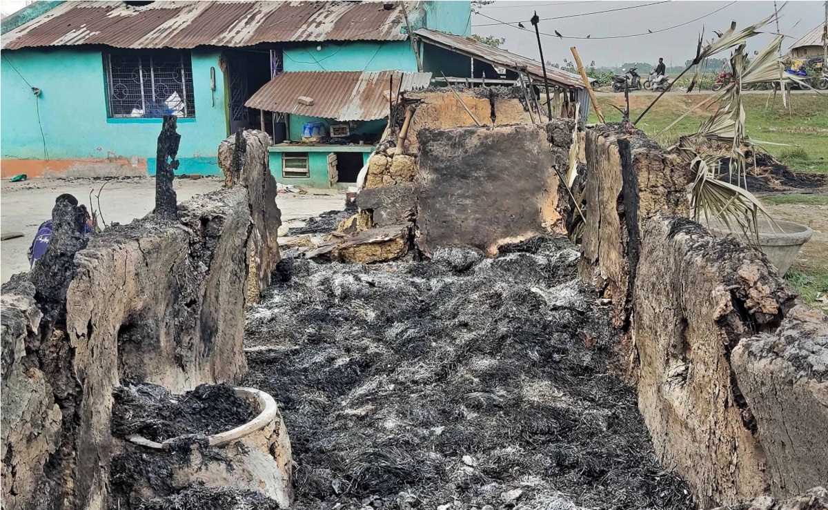 बंगाल के बीरभूम में महिला और उसके नाबालिग बेटे को जिंदा जलाया