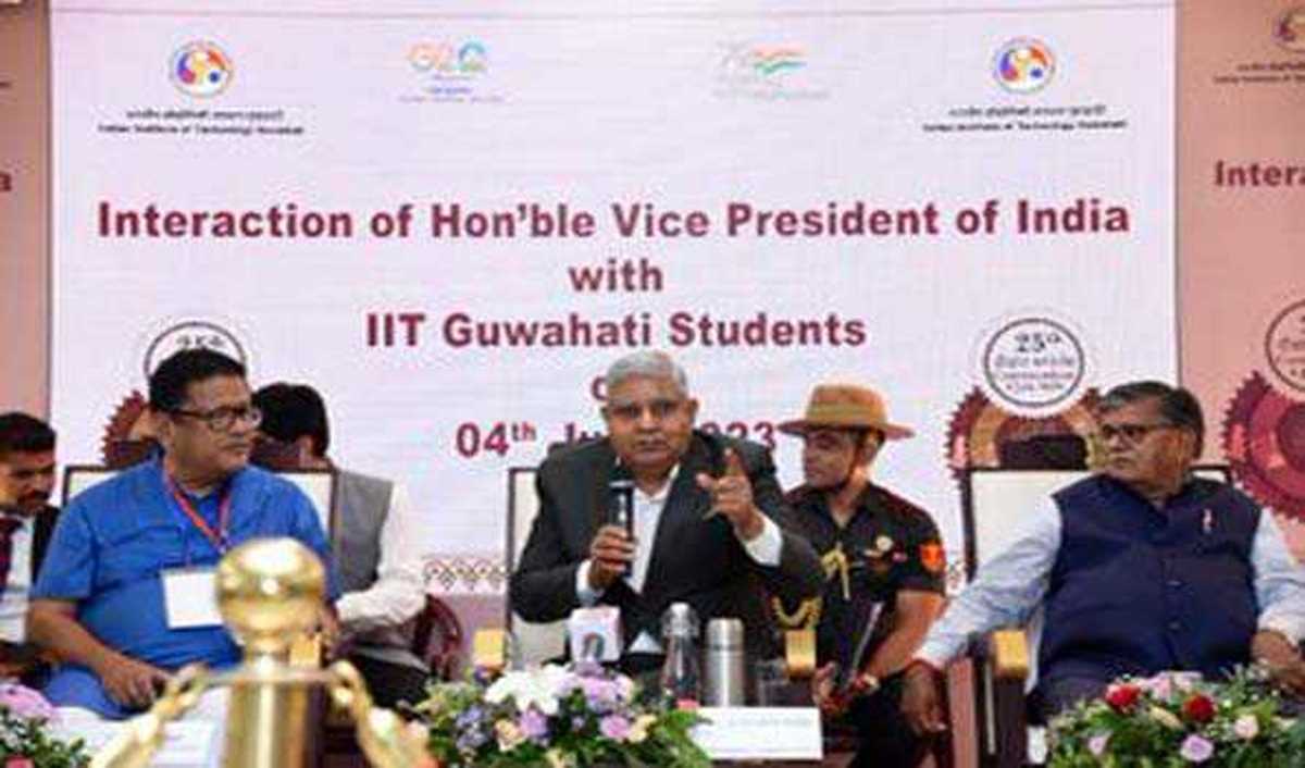 देश को एकजुट करेगी समान नागरिक संहिता : धनखड़